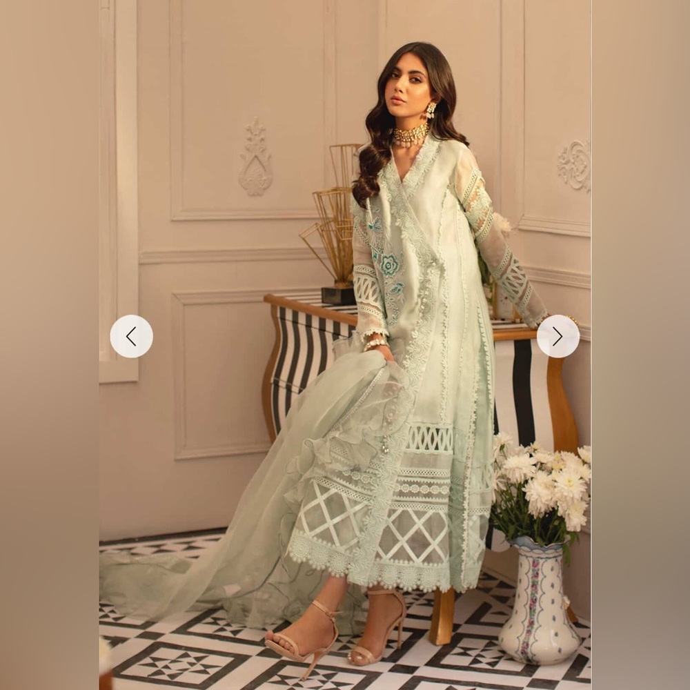 Ansab Jahangir size medium